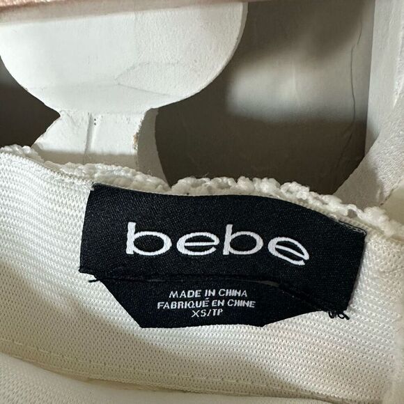 Bebe Scalloped Lace Shorts - Picture 5 of 12